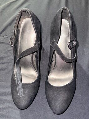 Women’s Black Mary Jane Heels